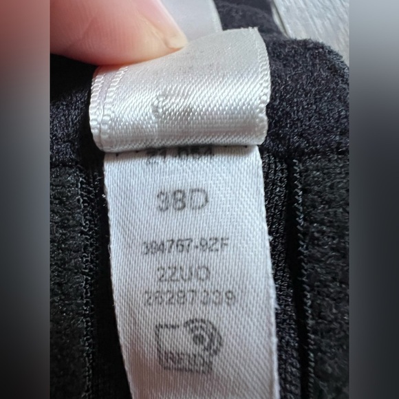 Victoria's Secret Wear Everywhere Super Push Up Bra in Black. Size 38D - Picture 9 of 9